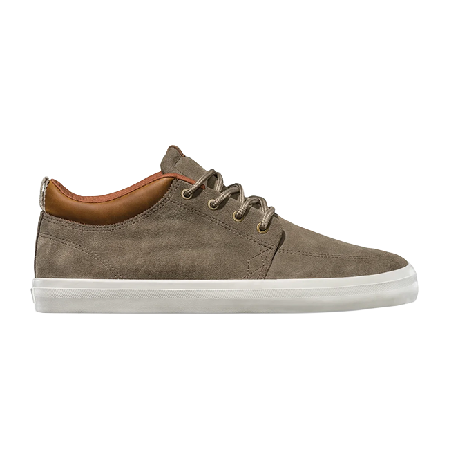 Globe GS Chukka - Walnut/Off White