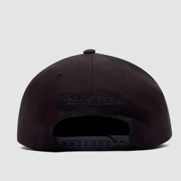 Mitchell & Ness NFL Evergreen Pro Pinch Raiders Cap - Black