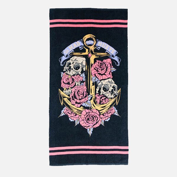 The Mad Hueys Skulls And Roses Beach Towel - Black