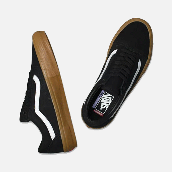 Vans old skool clearance black gum on feet