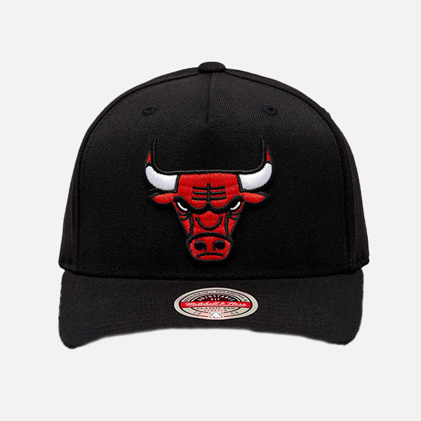 Mitchell & Ness Chicago Bulls Classic Red Snapback - Black/coloured Logo